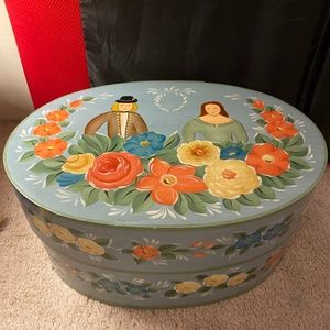 Vtg French Couple Oval Handpainted Folk Art Wooden bride box With Cover Marked